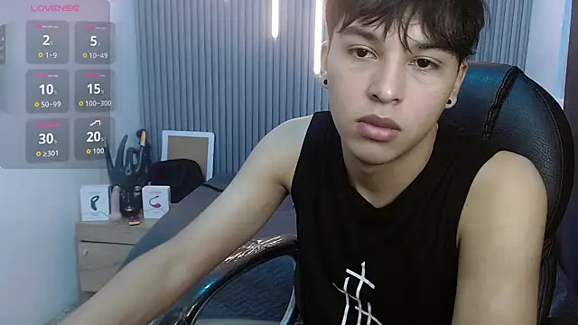 StiwenTwink online show from July 24, 1:51 pm