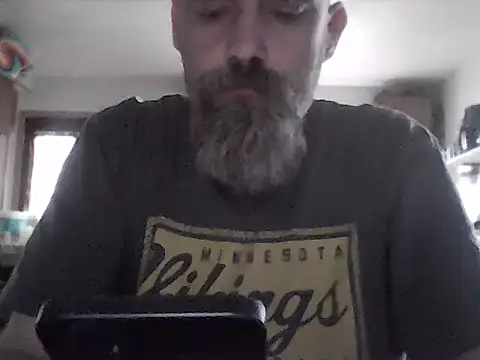 crazyheratic8 online show from April 11, 1:58 pm