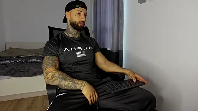 MasculineGuy99 online show from November 6, 7:00 am