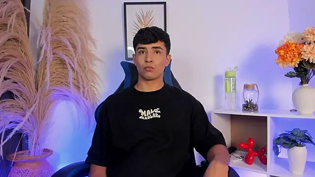 Thiago Connor21 online show from May 17, 11:45 pm