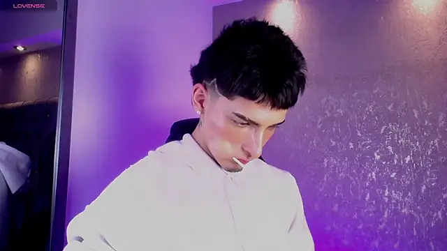 MateoMitchell online show from April 12, 4:47 am