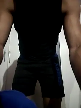 Snapshot of maxOliver12345 chatting on October 11, 4:05 am maxOliver12345 online show from October 11, 4:05 am