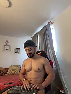 Ezzio Scolaro online show from November 21, 12:37 pm