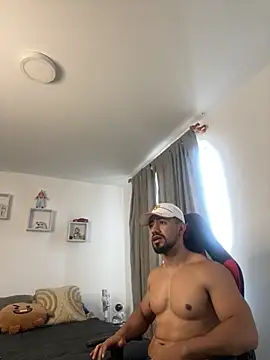 Ezzio Scolaro online show from October 22, 2:10 pm