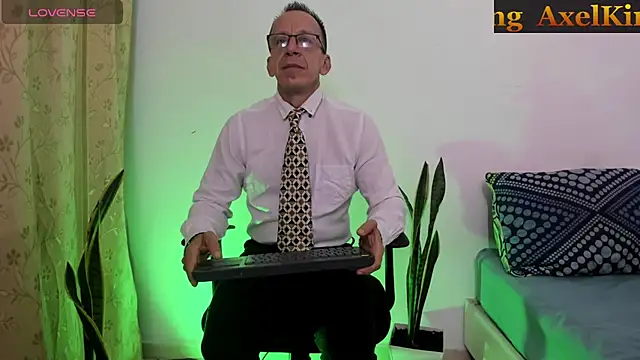  axelking  online show from July 27, 11:39 am