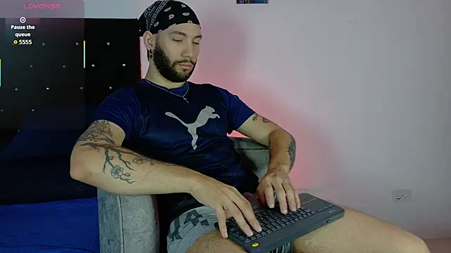 angel kyrozz online show from March 27, 6:42 pm