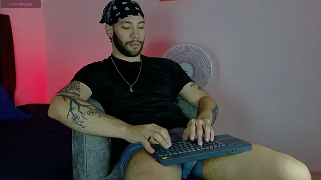 angel kyrozz online show from March 13, 7:42 pm