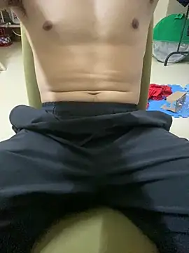 Snapshot of _alexhoang chatting on October 13, 5:13 am alexhoang online show from October 13, 5:13 am