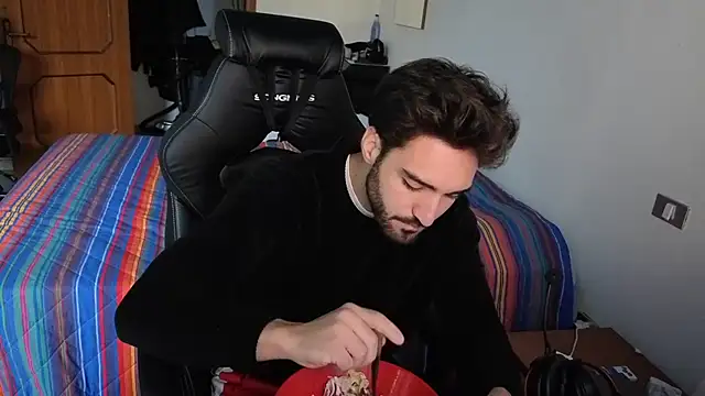 Al3xox02 online show from March 31, 2:08 pm