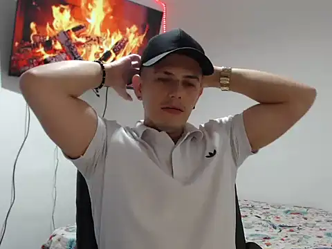 Snapshot of Mylo_smit chatting on October 17, 4:38 am Mylo smit online show from October 17, 4:38 am