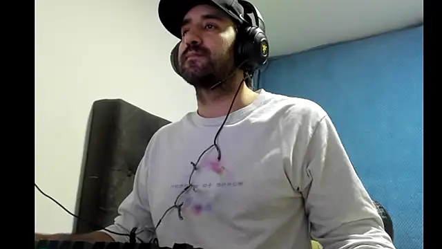 coolfriki online show from February 3, 6:22 am