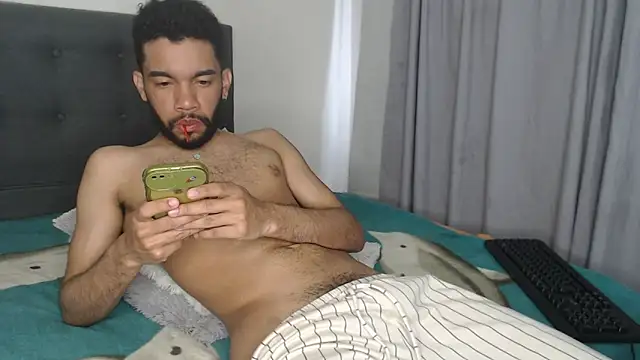 andresnoir  online show from October 28, 2:19 pm