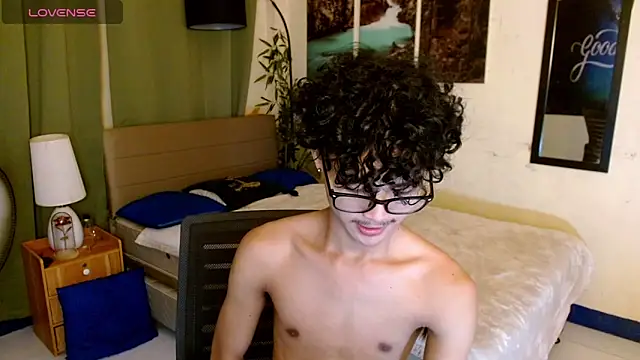 AsianCarl online show from October 28, 1:24 pm