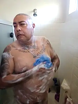 B1GLO online show from February 6, 5:43 pm