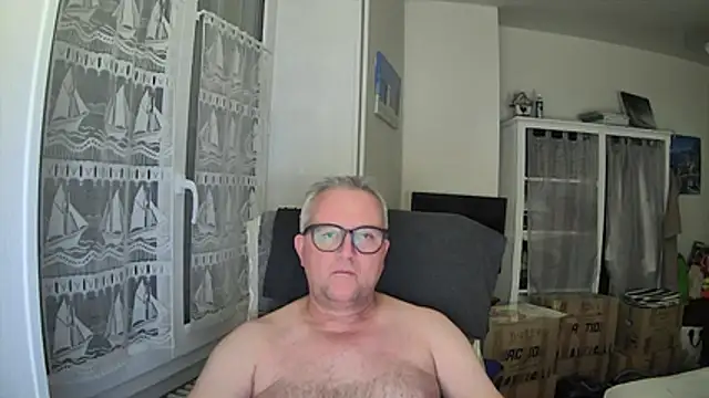 macdut67 online show from July 7, 2:55 am