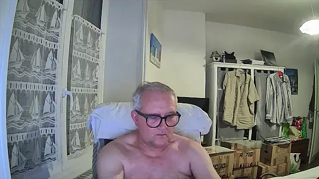 macdut67 online show from July 27, 1:56 am