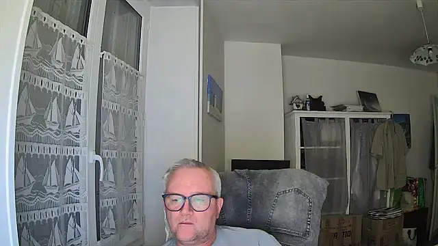 macdut67 online show from August 2, 1:48 am