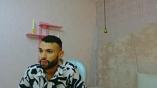 onlymen2025 online show from October 31, 7:39 pm