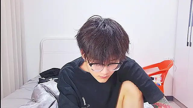 KK-cuteboy online show from June 25, 12:32 pm