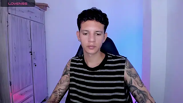tylernova online show from May 25, 3:56 am