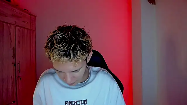 tylernova online show from February 18, 4:21 am