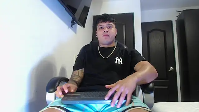 Boyhot 00 online show from October 26, 3:30 am