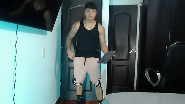 Boyhot 00 online show from November 3, 1:32 am