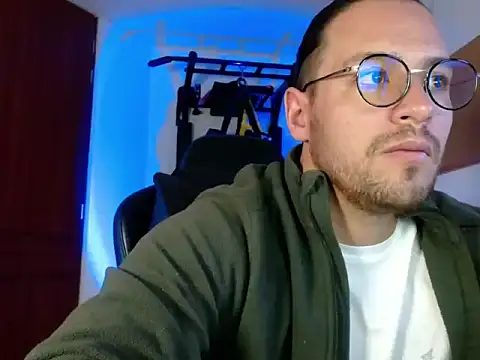 kurt xx online show from December 3, 8:42 am