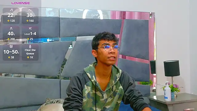 Desire4Duo online show from November 15, 1:35 pm