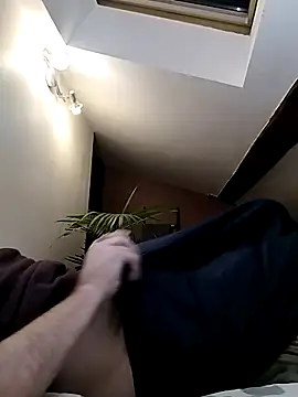 nicolaspgarnier online show from November 28, 5:26 pm