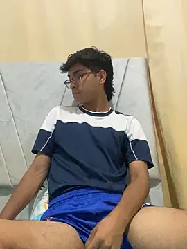 Muchachito18 online show from October 24, 3:52 am