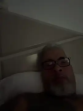 roygomez online show from December 17, 4:31 am