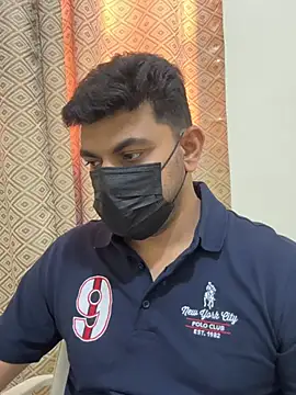 Handsome8677 online show from July 9, 2:43 pm