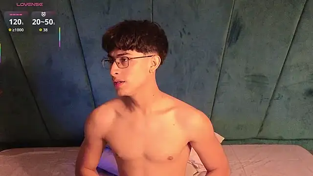 Aaron Eze online show from February 15, 8:50 pm