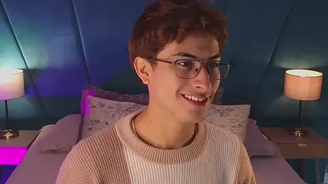 Aaron Eze online show from July 24, 1:07 pm