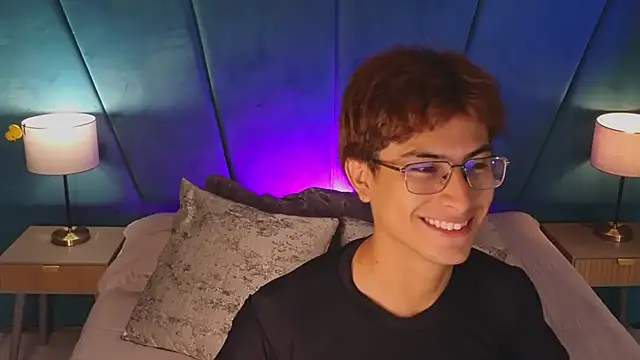 Aaron Eze online show from July 23, 12:57 pm