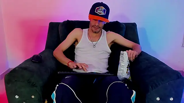 elias sn0w online show from November 25, 8:44 pm