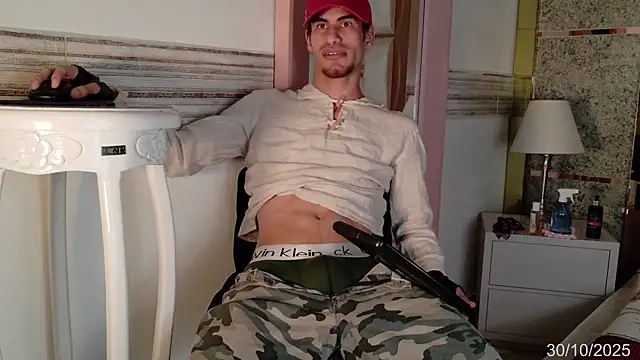 elias sn0w online show from October 30, 8:43 pm