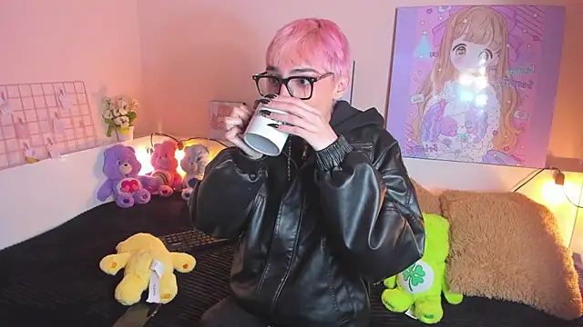 Strawberry Kitty  online show from November 5, 1:46 pm