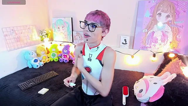 Strawberry Kitty  online show from November 29, 4:25 am