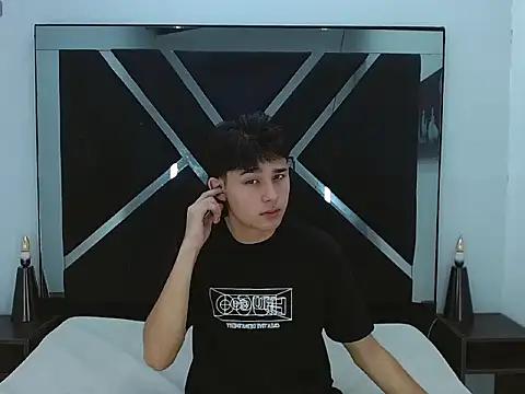 Tom 0001 online show from December 16, 12:56 pm