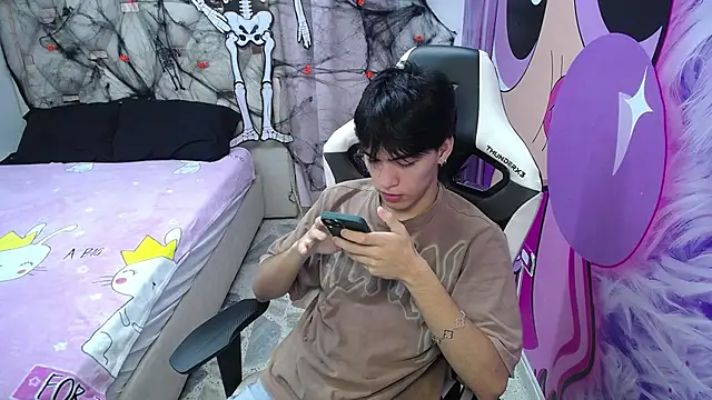 hyun jin  online show from October 21, 8:45 pm