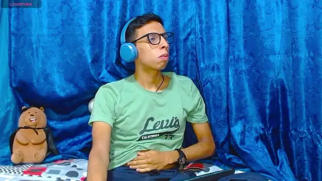 DavTwink3100 online show from March 4, 1:34 am