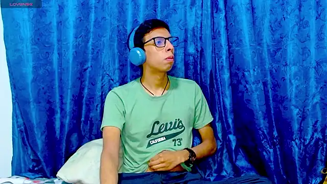 DavTwink3100 online show from February 9, 1:54 am