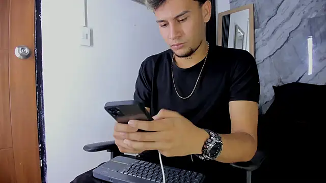 Alan-Smith1 online show from November 26, 8:12 pm