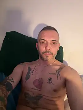 Italmanu85 online show from January 10, 4:00 pm