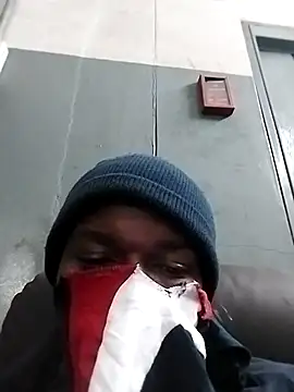 loVbRo1 online show from October 26, 9:39 pm