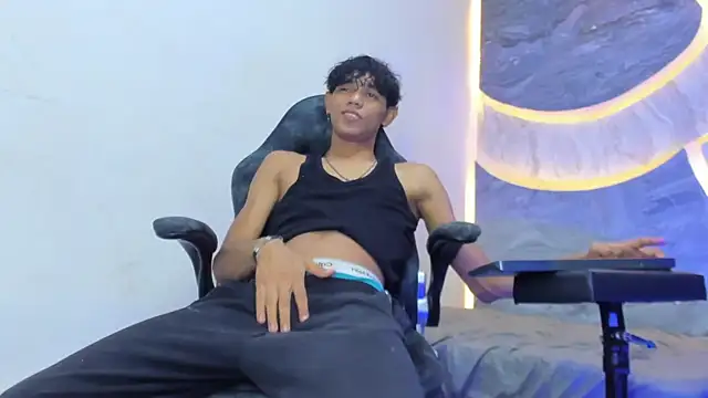 Sex Boy 33  online show from November 13, 3:33 am