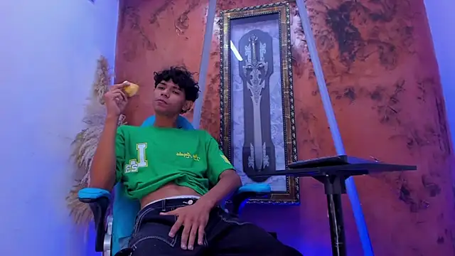 Sex Boy 33  online show from October 30, 4:47 am