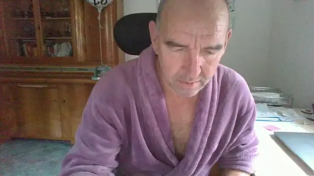 Lutzi1970 online show from November 17, 8:39 am